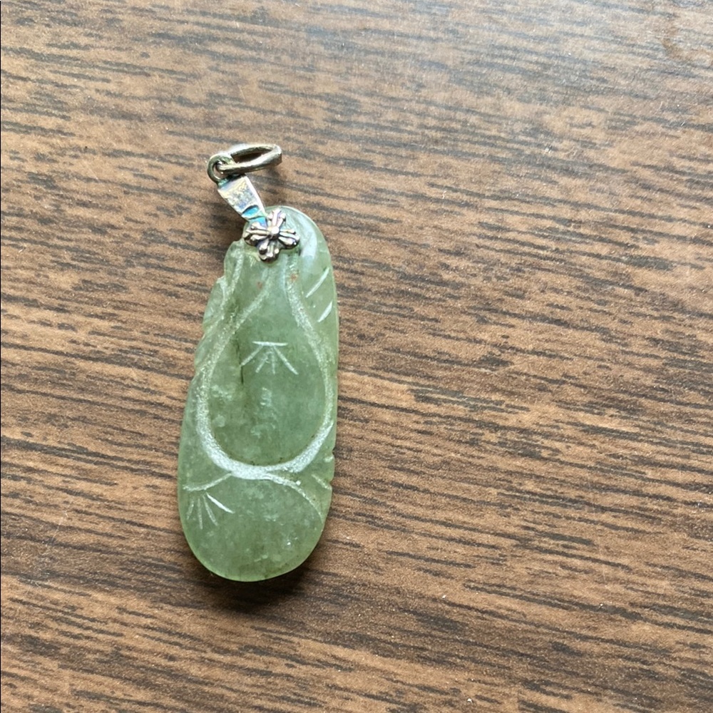 Elegant Green Pendant Necklace
